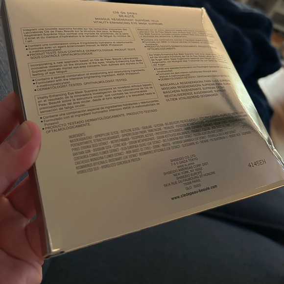 Clé de Peau Beauté $158 Vitality-Enhancing Eye Mask Surpreme 6pk - Picture 6 of 6